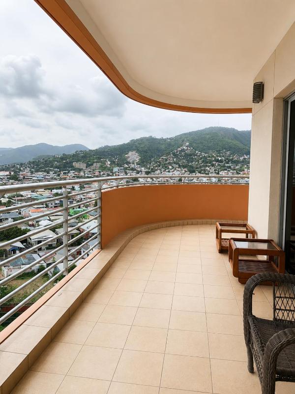 Stunning Three Bedroom Condo - image 14