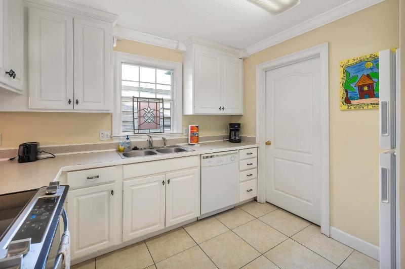 162 Toluca Lane - image 6