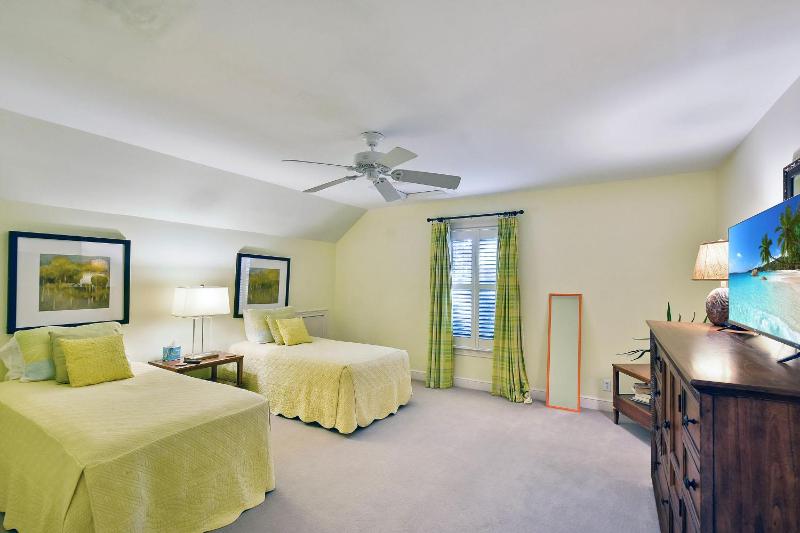 321 Broadway Street - image 14