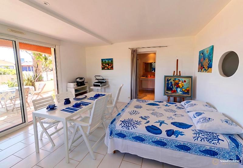 CASA-Jeanne piscine et vue mer pour 4 - image 8