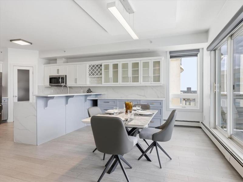 Central & Secure Downtown YEG Condo w UG Parking - image 21