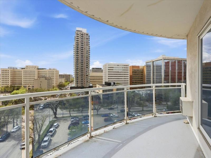 Central & Secure Downtown YEG Condo w UG Parking - image 6