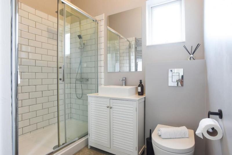 Air Maison - 2 Bedroom Cottage and 2mins to Pier - image 21