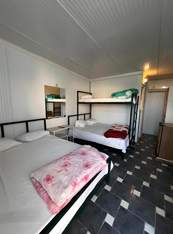Octopus Hotel - image 24