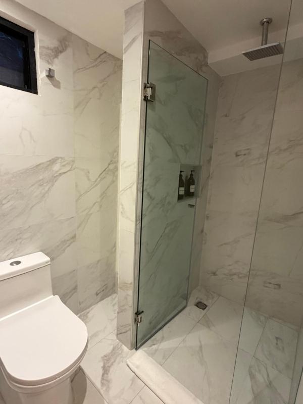 Praga Suites 1 New 1BR Fast WiFi Great Location - image 11
