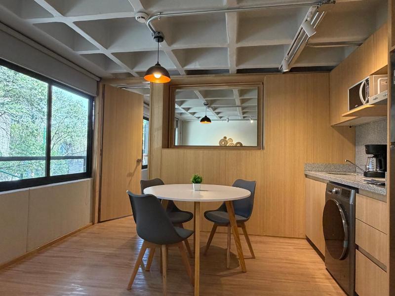 Praga Suites 1 New 1BR Fast WiFi Great Location - image 3