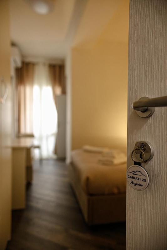 Cariati 25 Suite Napoli - image 2