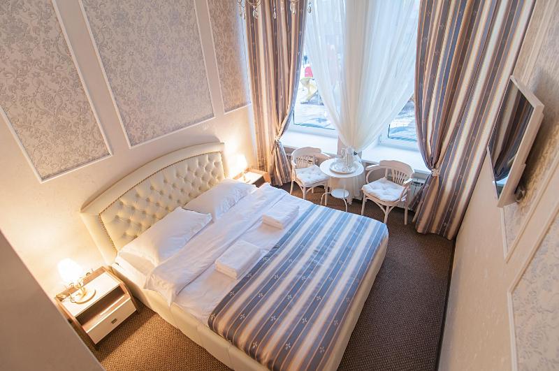 Double Room image 3