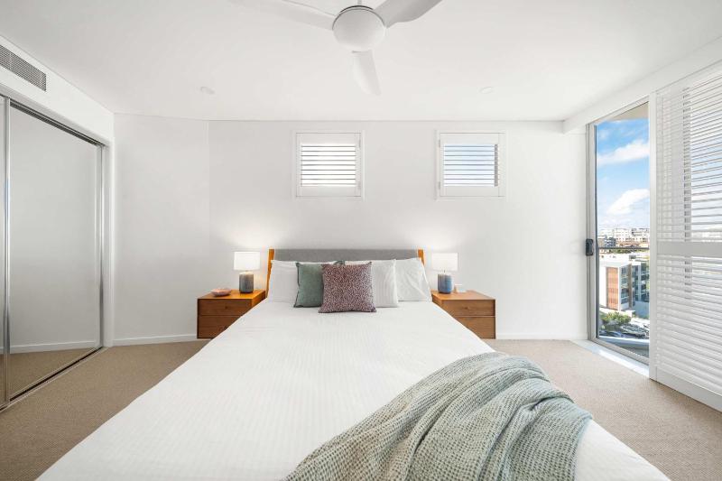 Providence Oceanview Escape with Shared Pool & Spa - image 10