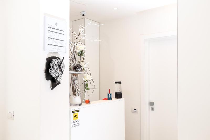 Deluxe Suite with Spa Bath image 1