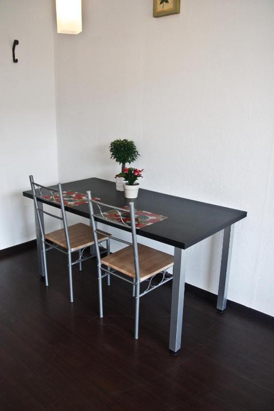 One-Bedroom Apartment image 2