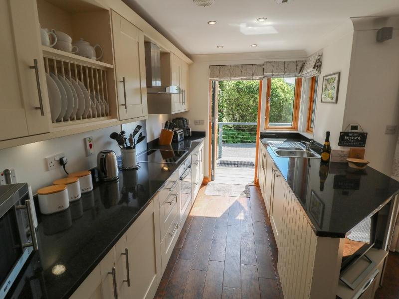 6 Court Cottage Hillfield Village - image 23