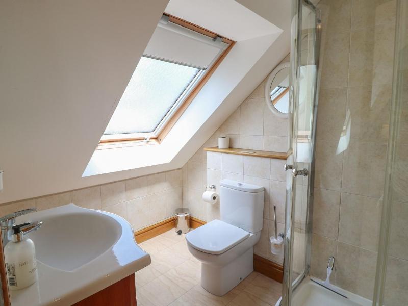 6 Court Cottage Hillfield Village - image 14