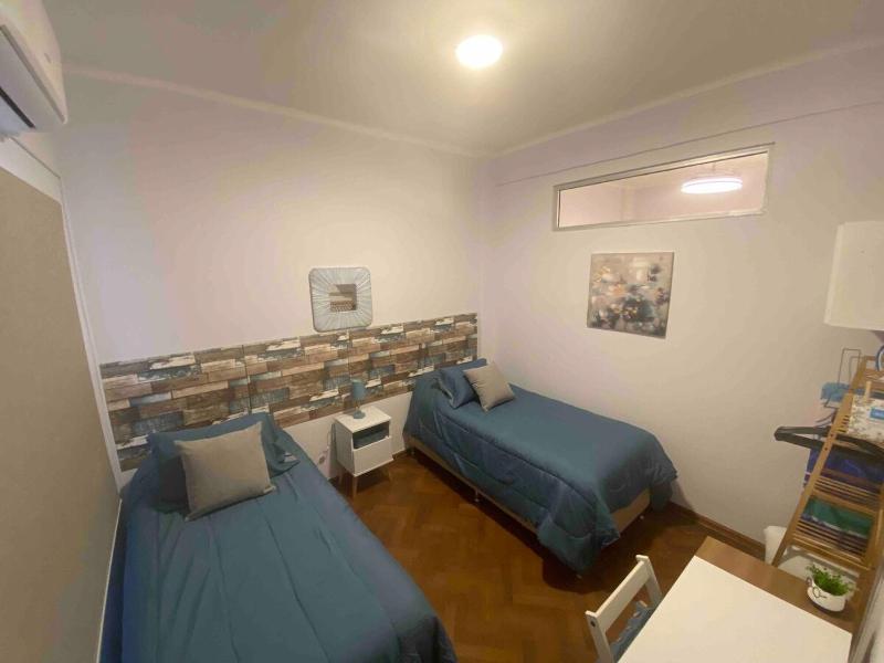 Vintage 2 bedrooms and garage close to everything - image 14