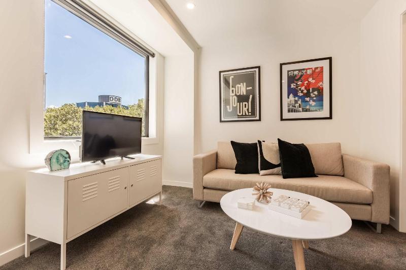 Beautiful 2BR Unit next to Myers Park Zodiak Stays - image 8