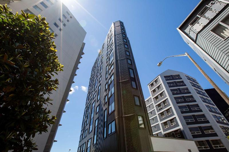 Beautiful 2BR Unit next to Myers Park Zodiak Stays - image 15