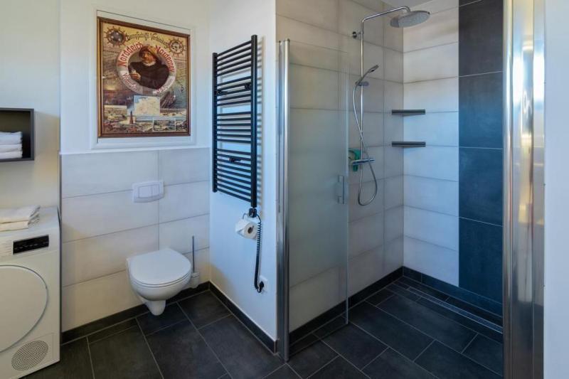 Penthouse-Deck-8 - image 4