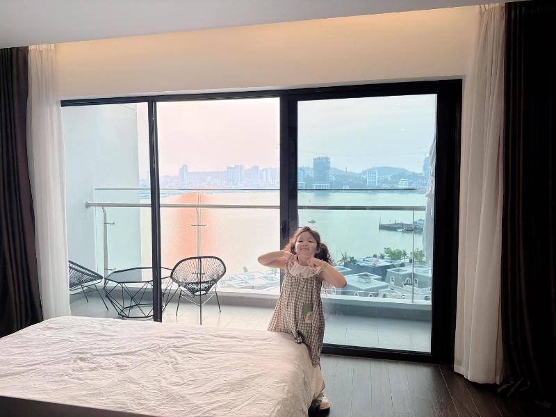Apartment Luxury Hạ Long Bay - image 1