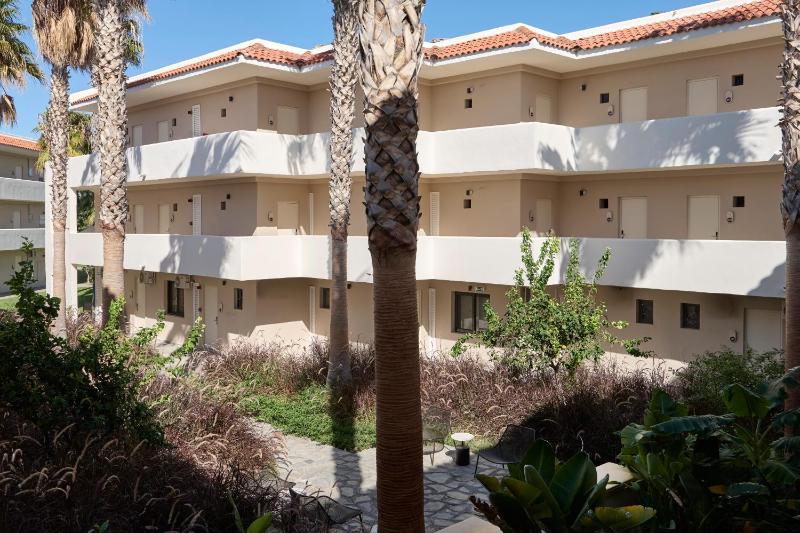 Atlantica Thalassa Hotel - image 10