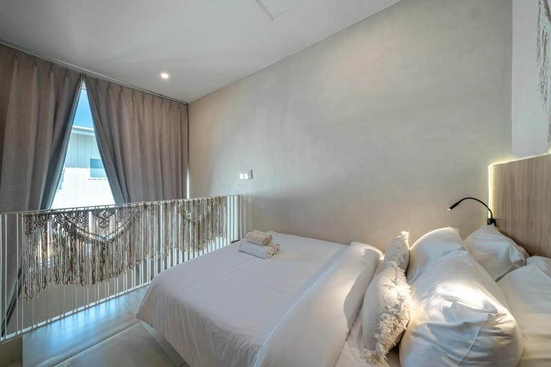 Casadou - Curated 1BR Boutique Stay Near the Beach! - image 8