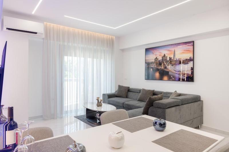 Sunset Legacy Apartments - image 7