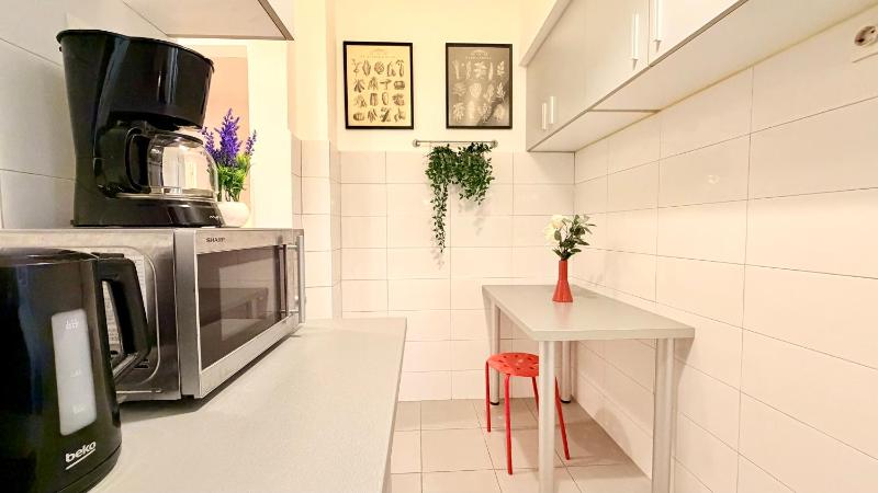 Your Perfect City Escape - Bright and Elegant 2BR in the Historic Heart - image 6