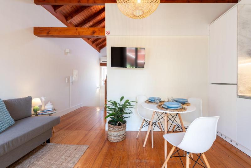 BmyGuest - Almada Loft Apartment - image 8