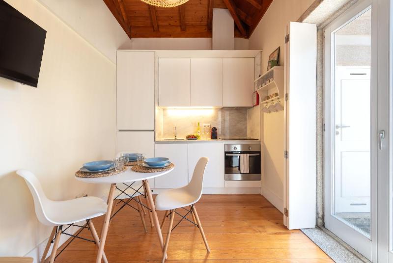 BmyGuest - Almada Loft Apartment - image 26