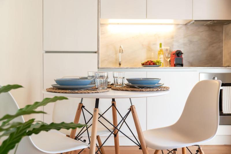 BmyGuest - Almada Loft Apartment - image 11