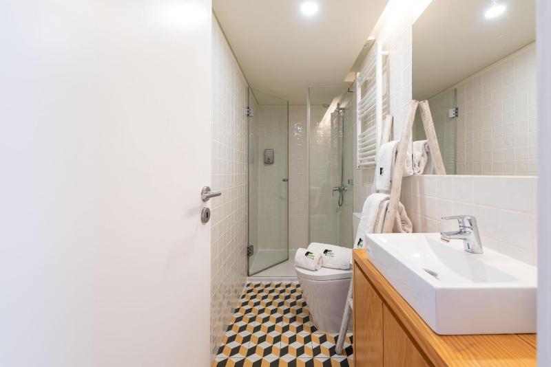 BmyGuest - Almada Loft Apartment - image 19