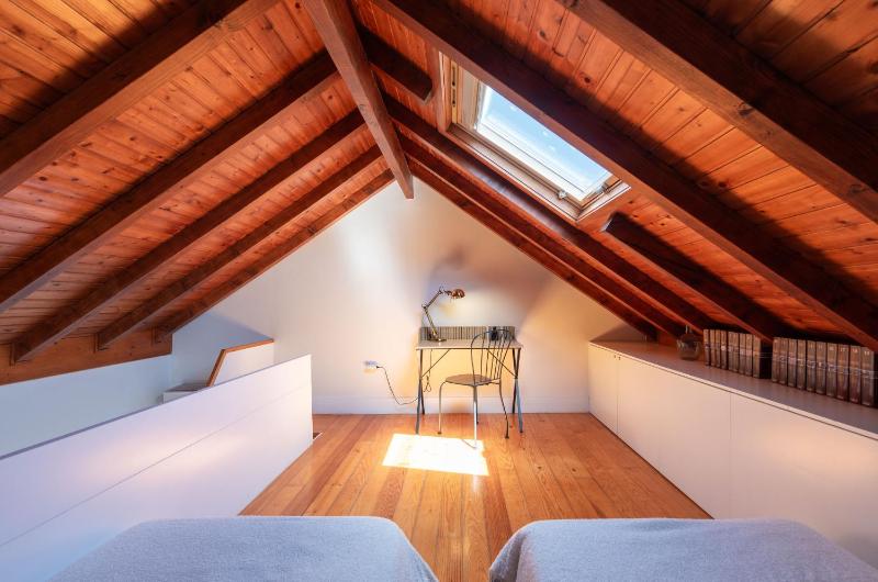 BmyGuest - Almada Loft Apartment - image 6