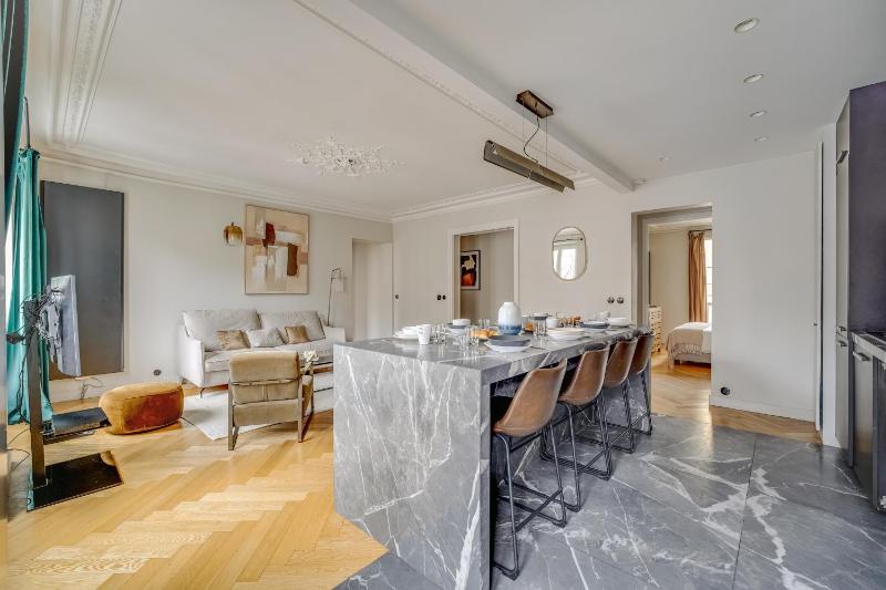 Magnificent apartment - 3BR/ 8P - Europe - image 15