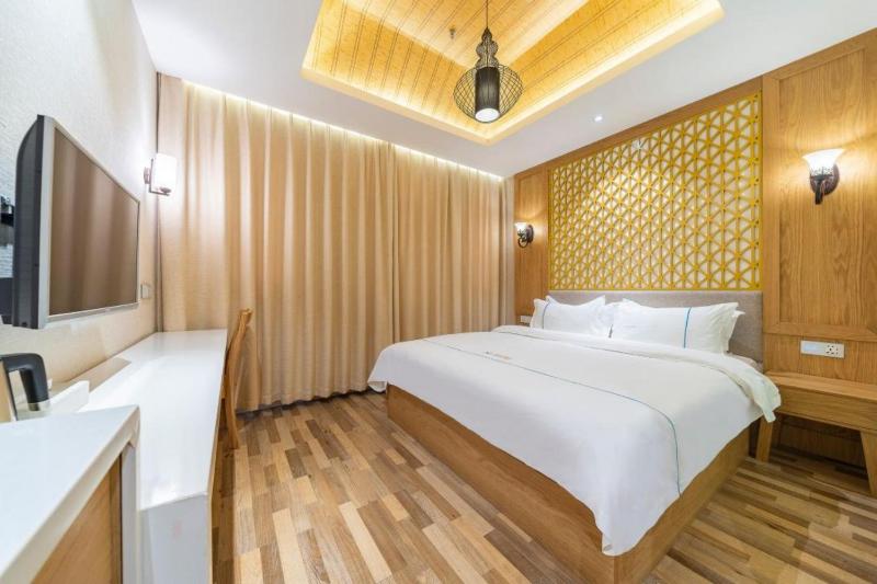Jinglai Hotel Shanghai Bund People's Square Branch - image 1