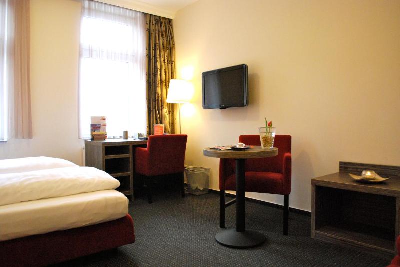 Superior Double Room image 4