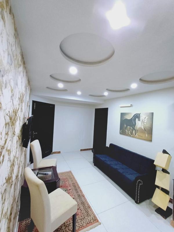 Comfortable 1 Bedroom Apartment in Bahria Town - image 2