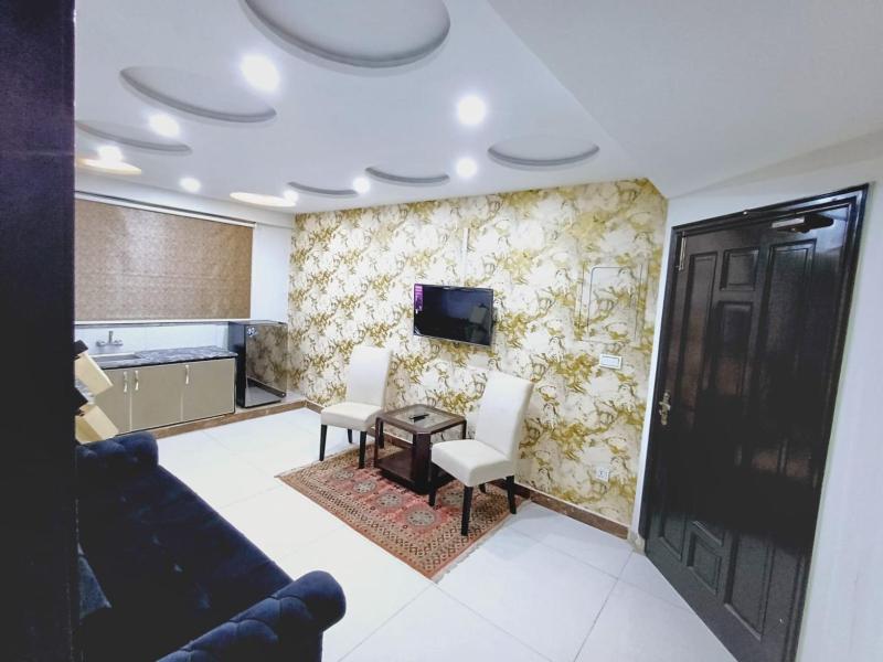 Comfortable 1 Bedroom Apartment in Bahria Town - image 9
