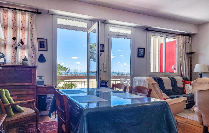 2 Bedroom Awesome Apartment In Royan - image 2