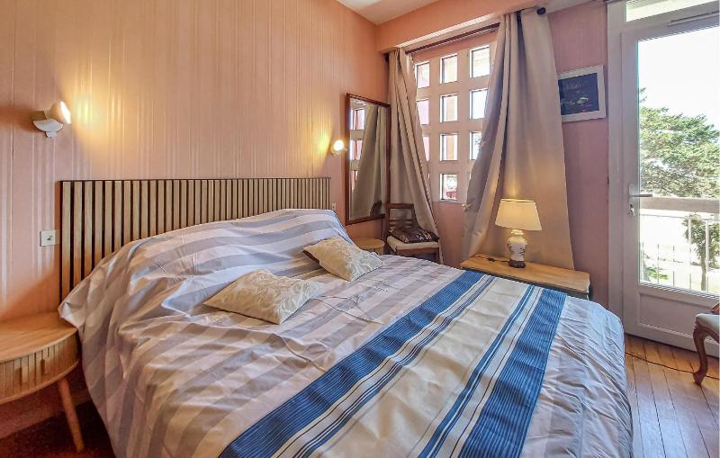 2 Bedroom Awesome Apartment In Royan - image 3