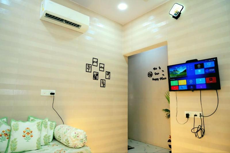 Modern 1BHK in Vaishali Nagar Couple Friendly WiFi - image 6