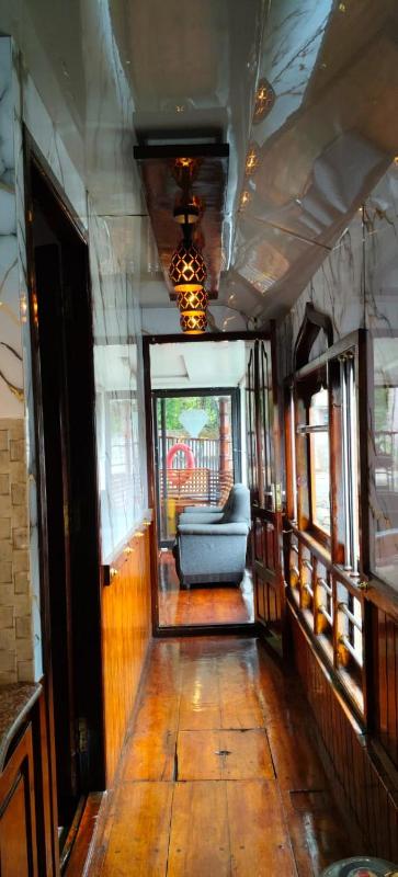 Crystal cruis House Boat - image 1