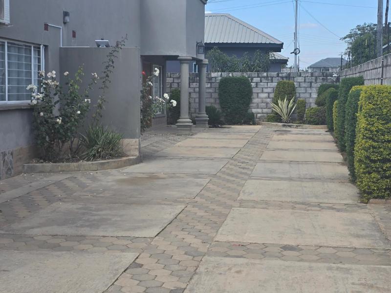 Zuba Self-Catering Apartments - image 9