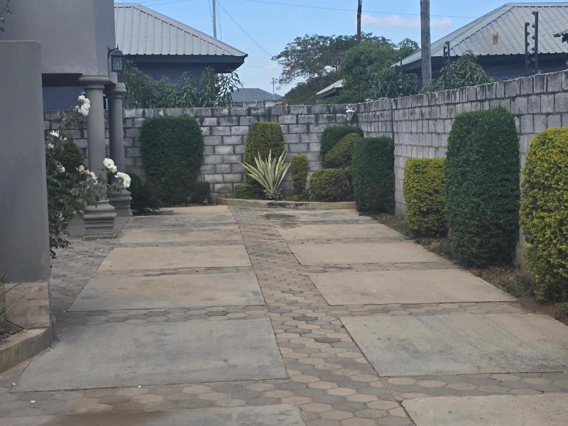 Zuba Self-Catering Apartments - image 5
