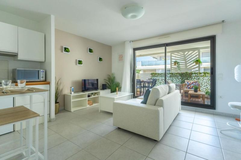 Plage à 20 m - Grande terrasse - Parking privé - image 12