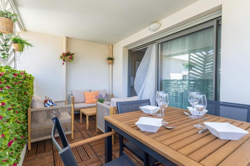 Plage à 20 m - Grande terrasse - Parking privé - image 7