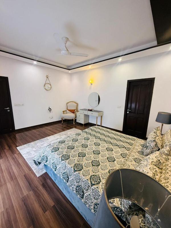Experience Comfort and Class Modern 3 Bed First Floor in DHA Phase 4 Lahore - image 8