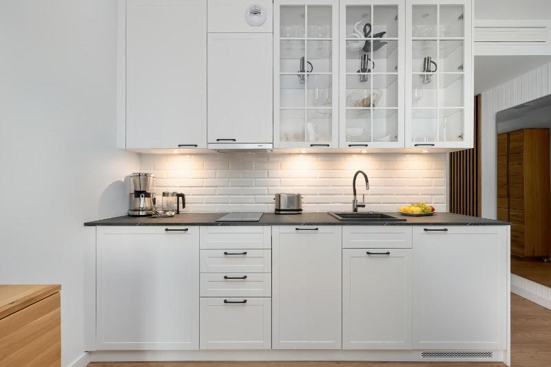 Przytulne Apartamenty Blisko Plaży z Parkingiem by Noclegi Renters - image 22