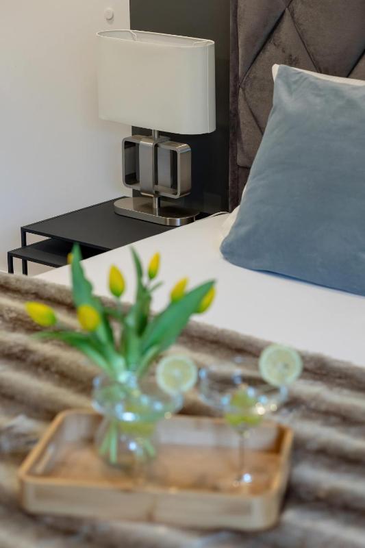 Przytulne Apartamenty Blisko Plaży z Parkingiem by Noclegi Renters - image 13