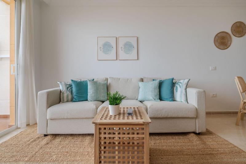 Luxurious 2-Bedroom Apartment with Ocean View in Costa Adeje - image 20