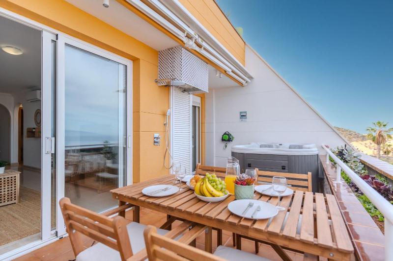 Luxurious 2-Bedroom Apartment with Ocean View in Costa Adeje - image 19