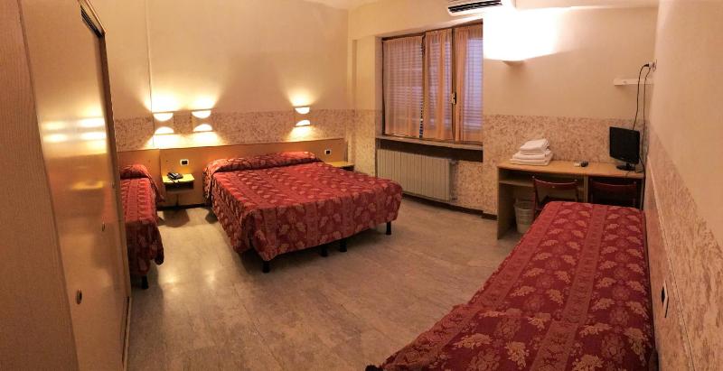 Quadruple Room image 2